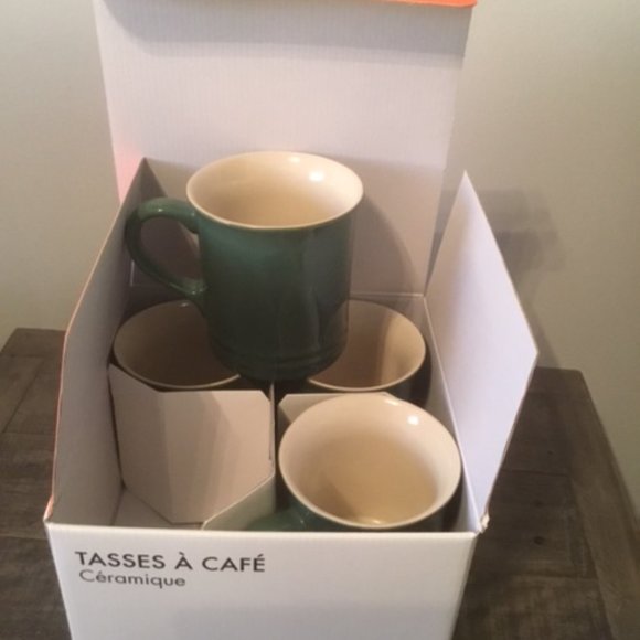 Le Creuset 4 Mugs - Picture 3 of 6